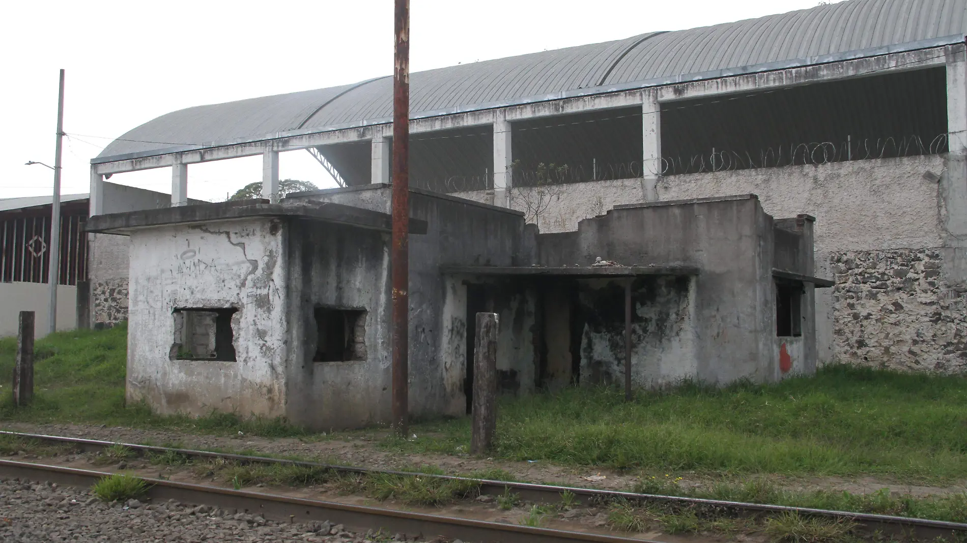 Estación Rafael Lucio 